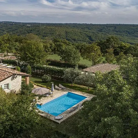 Villa Charming Tinjan